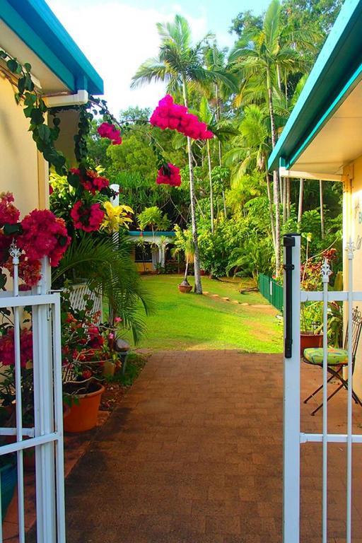 Villa Marine Holiday Apartments Cairns Yorkeys Knob Экстерьер фото